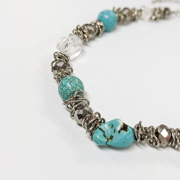 Erica Lyons Silvertone and Dyed Howlite Chunky Necklace - Picture 3 of 4